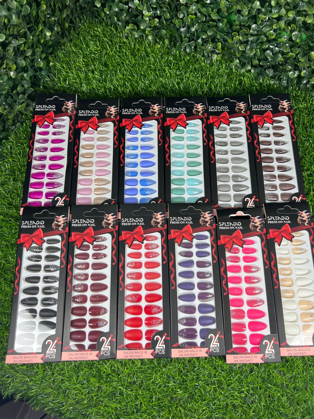 Box of 24 Splendid False Nails with Glue Stickers