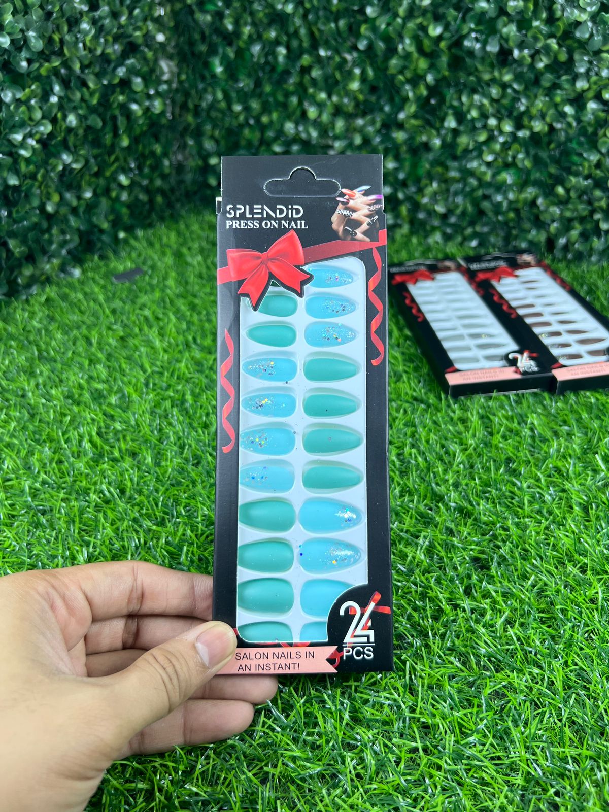 Box of 24 Splendid False Nails with Glue Stickers