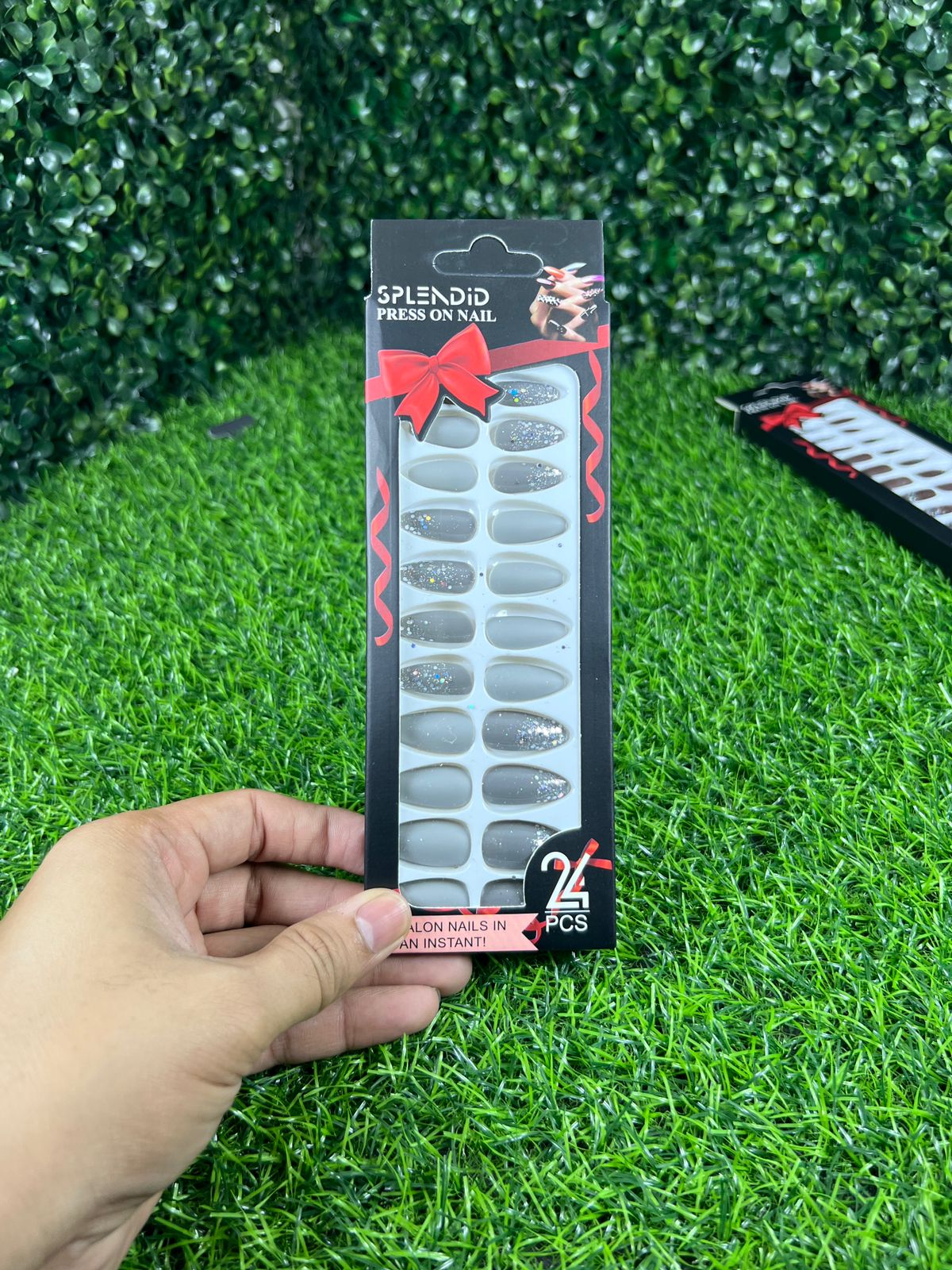 Box of 24 Splendid False Nails with Glue Stickers