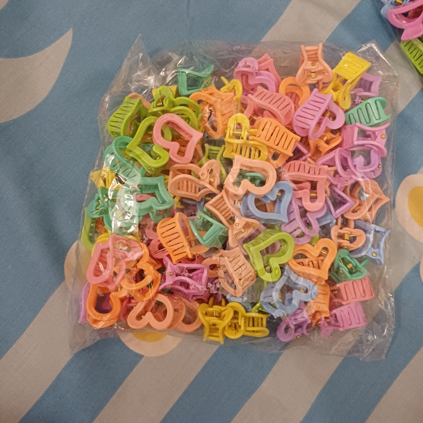 25 Pcs Cute & Colorful Medium Hair Clips - Pastel Claw Clips for Kids & Adults