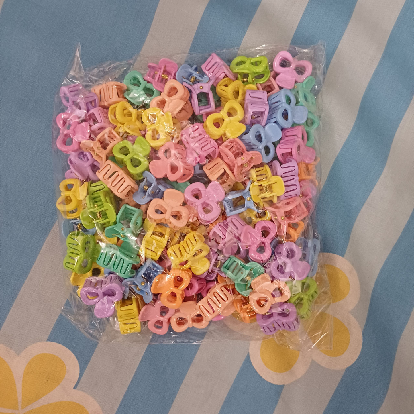 25 Pcs Cute & Colorful Medium Hair Clips - Pastel Claw Clips for Kids & Adults