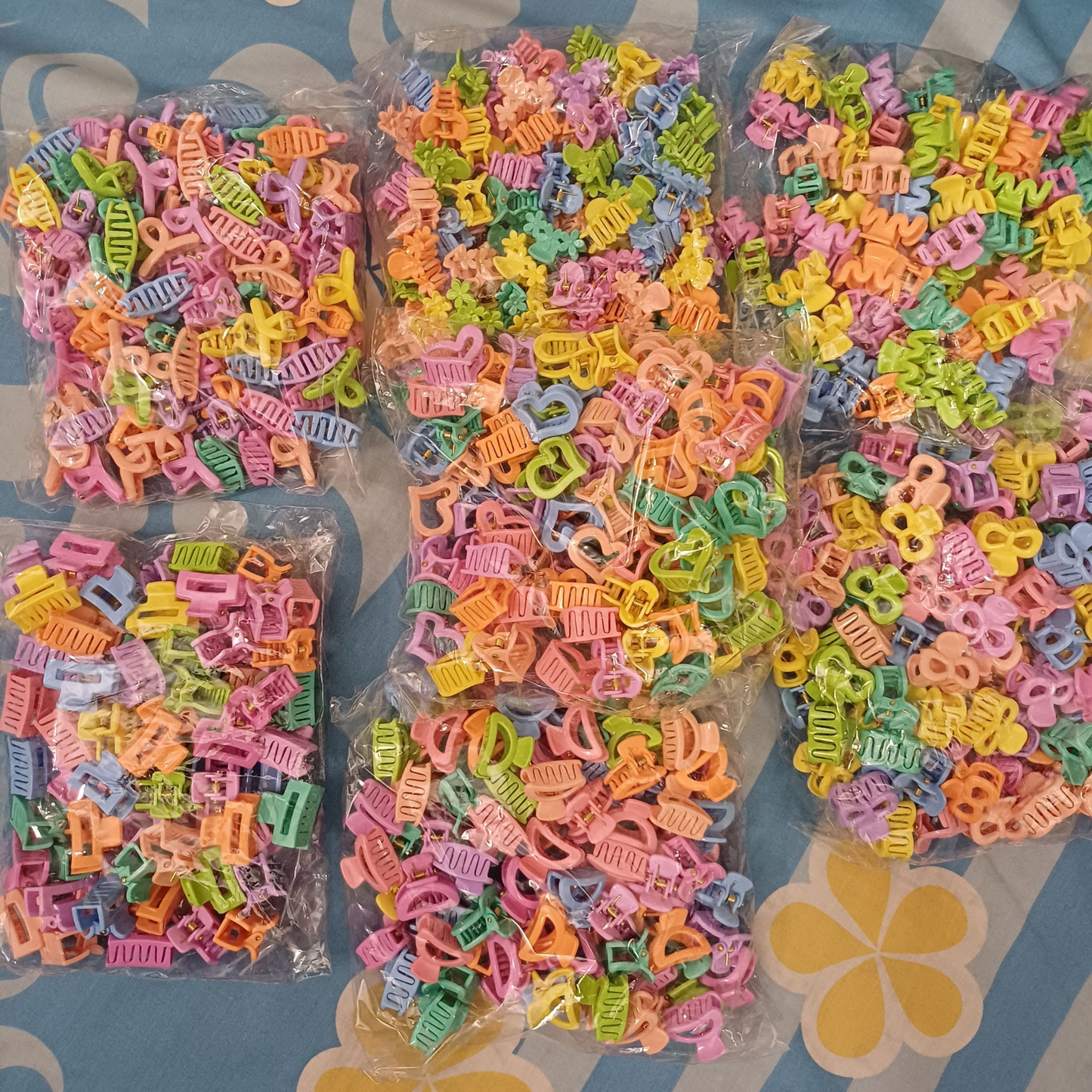 25 Pcs Cute & Colorful Medium Hair Clips - Pastel Claw Clips for Kids & Adults
