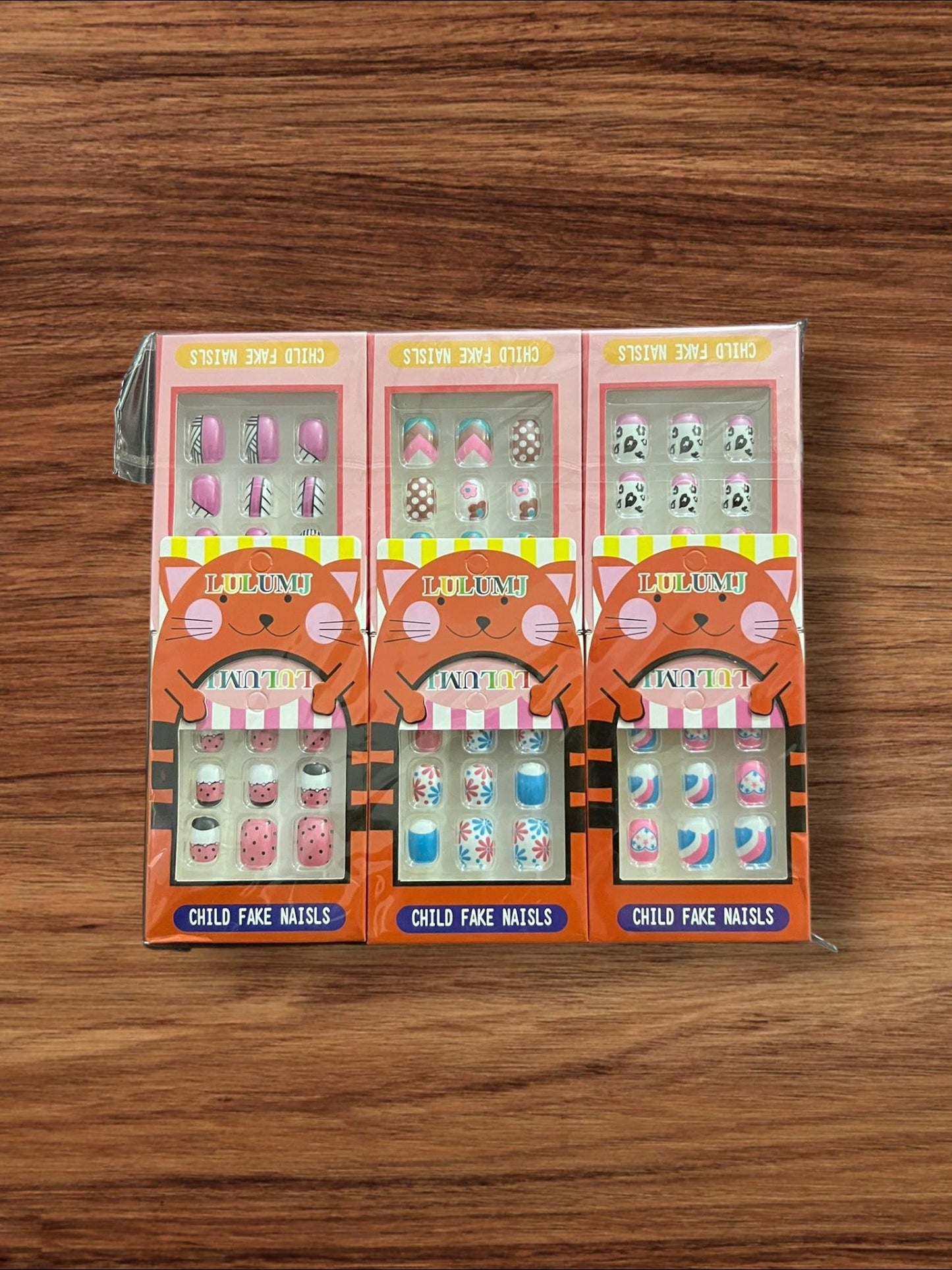 12 boxes | Kids nails Fox