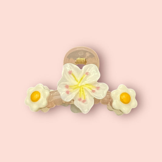 Premium Floral Hair Claw Clip – Soft Pink with Daisy Design